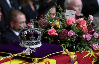 Cvjetni vijenac na kraljičinom lijesu ima posebnu simboliku