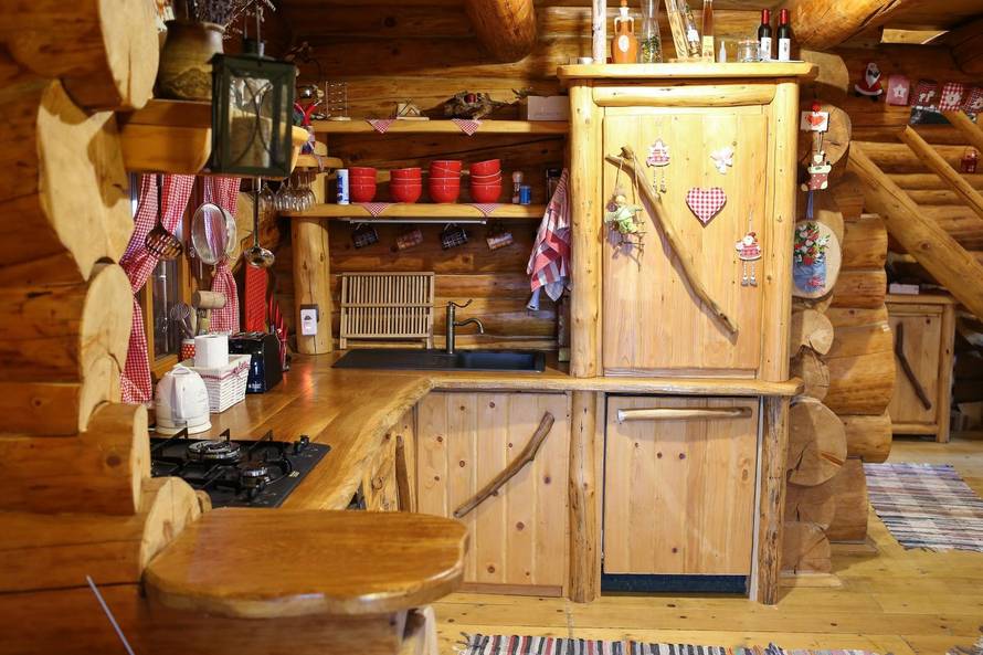 Ljepotica od trupaca: Ova će vas hiža osvojiti na prvi pogled