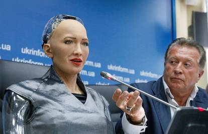 Sophia ide na turneju: Prvi je robot kojem su odobrili vizu