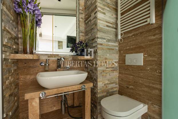 FOTO Stan s bazenom na krovu prodaju u Dubrovniku. Ima i lift. 'Iznimno je rijetko!' A tek cijena