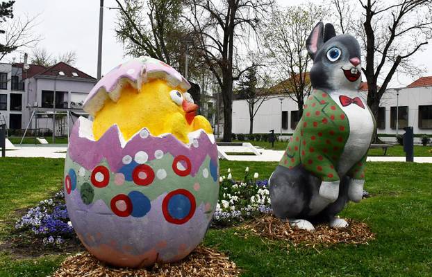 Slavonski Brod: Počelo ukrašavanje središta grada uskrsnim dekoracijama