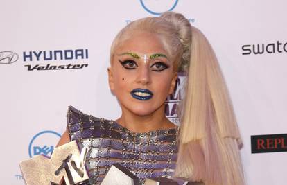 Lady GaGa je svom vozaču kupila godišnju zalihu pelena