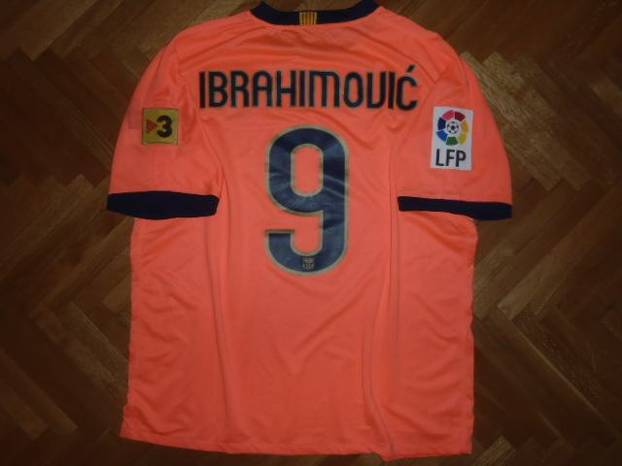 FOTO Ovo su najskuplji dresovi na Njuškalu: Onaj Prosinečkog iz Jugoslavije košta 8000 eura!