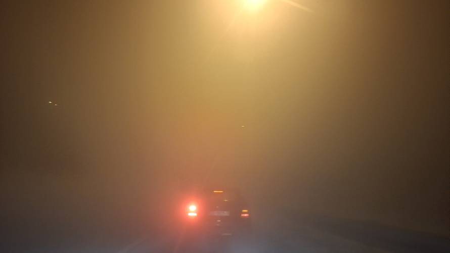 I dalje gori OPG kraj Vrbovca! 'Oprema se ledi, dim je strašan. Valjda ćemo do jutra uspjeti'