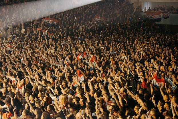 Thompson drugu večer zaredom napunio riječku Dvoranu mladosti: Pogledajte atmosferu