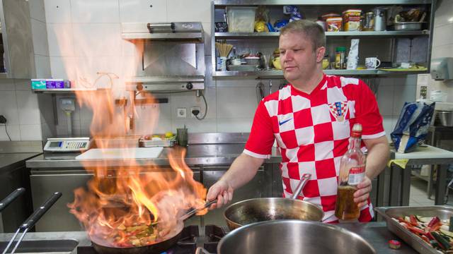 Osijek: Kuhar hrvatske nogometne reprezentacije Tomica Đukić 