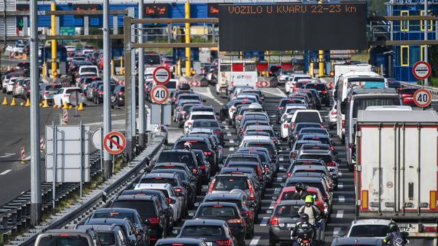 Zagreb: Gužve u jutarnjim satima na naplatnoj postaji Lučko