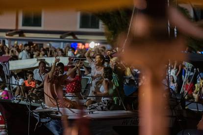 Vela Luka: Koncert "Trag u beskraju" publika pratila s obale i s brodica