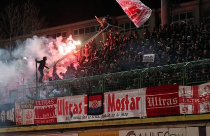 Navijači zapalili hercegovački derbi! Prekid trajao pola sata