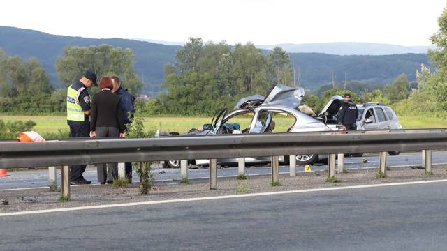 Dvije osobe smrtno stradale u prometnoj nesreći na autocesi A3 između čvora Okućani i Novska