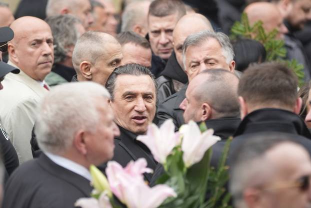 Na sahrani u Beogradu nakon dugo vremena pojavio se jedan od najpoznatijih kriminalaca na Balkanu