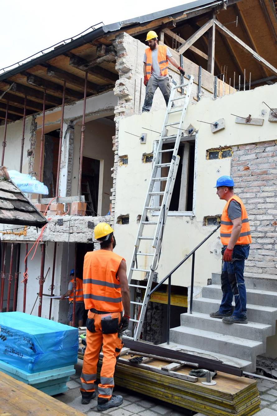 Sisak: Obilazak radova obnove Gradskog muzeja i dvorišnog prostora