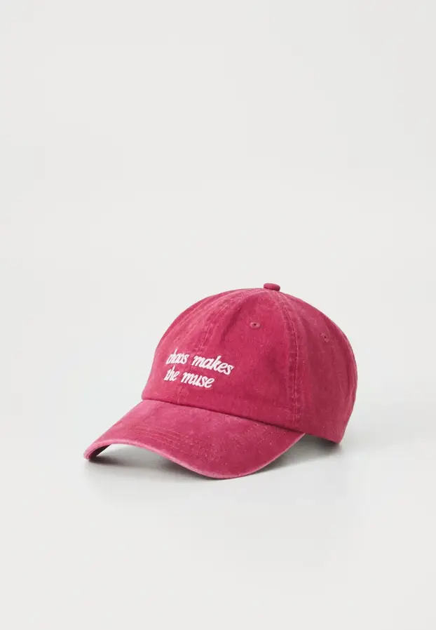 Pregledali smo ponudu za vas! Sezona je kapa - od šilterica do beanie kreacija i beretke