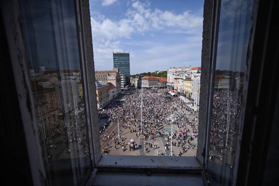 Tisuće prosvjednika preplavile središte Zagreba zbog otpada u Lici