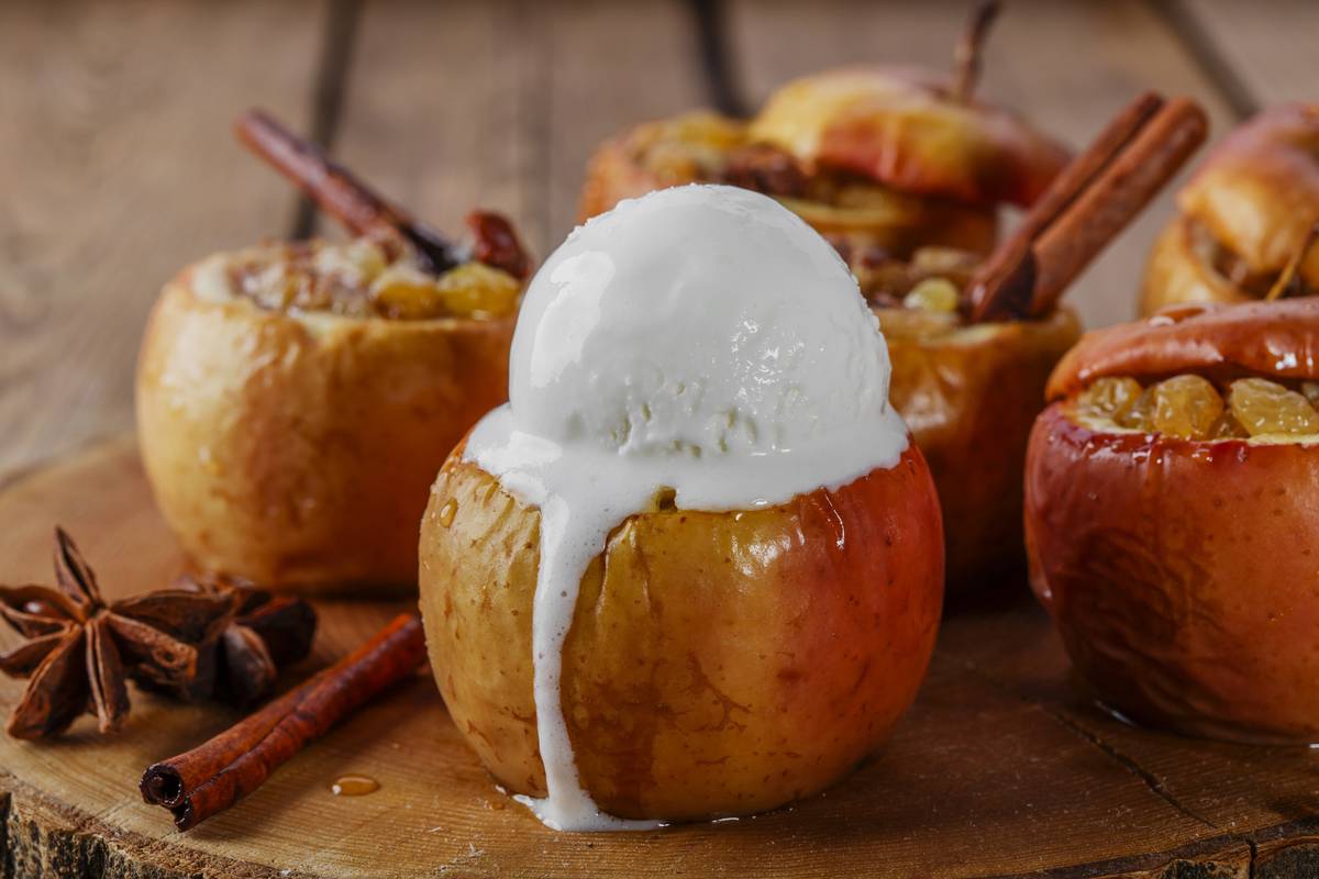 Pečene jabuke iz mikrovalne se svaki put tope u ustima, a okus mijenjajte različitim dodatcima