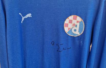 FOTO Dinamo vratio potpisani dres Velimira Zajeca iz 1982.!