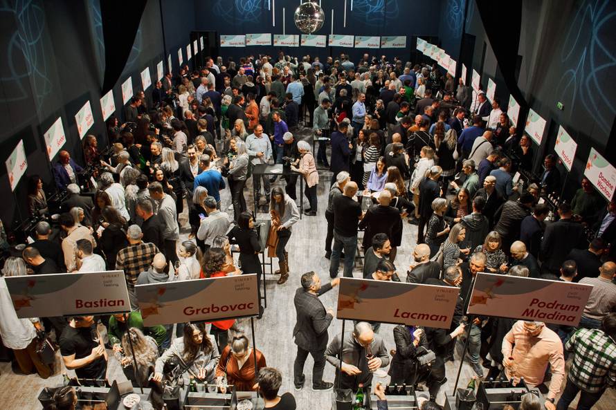 Održan Vinart Petit Tasting: ekskluzivno promenadno kušanje vina