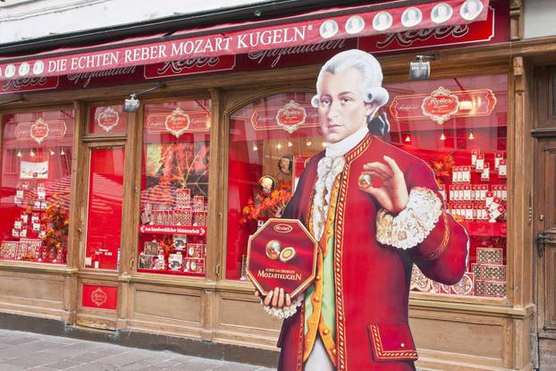 Pandemija dokrajčila austrijske Mozart kugle, poznati proizvođač proglasio bankrot