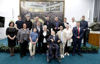 Hvala svima koji su Ponos Hrvatske, učimo iz njihovih djela. To vrijedi za svakoga