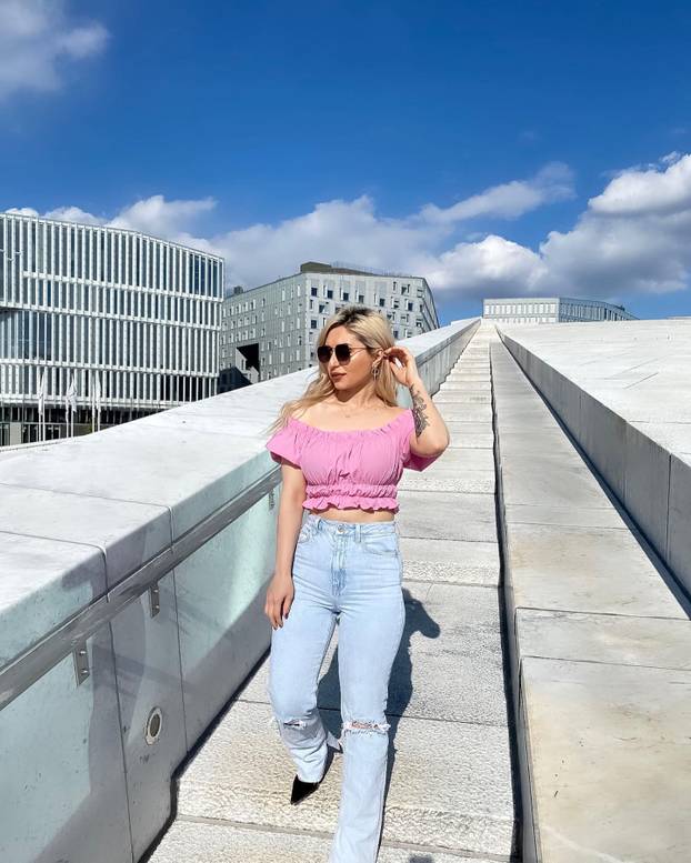 FOTO Afganistanku su prisilno udali dok je imala 15, a onda se transformirala. Pogledajte je!