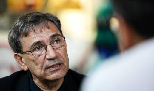 Orhan Pamuk otkazao je posjet Puli zbog izvanrednih problema