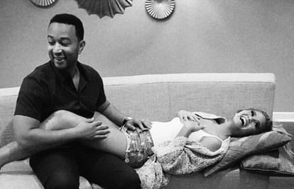 Mala princeza: Chrissy Teigen i John Legend čekaju curicu 