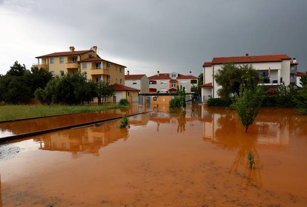 Poplavljeno područje Ližnjana nakon jakog nevremena