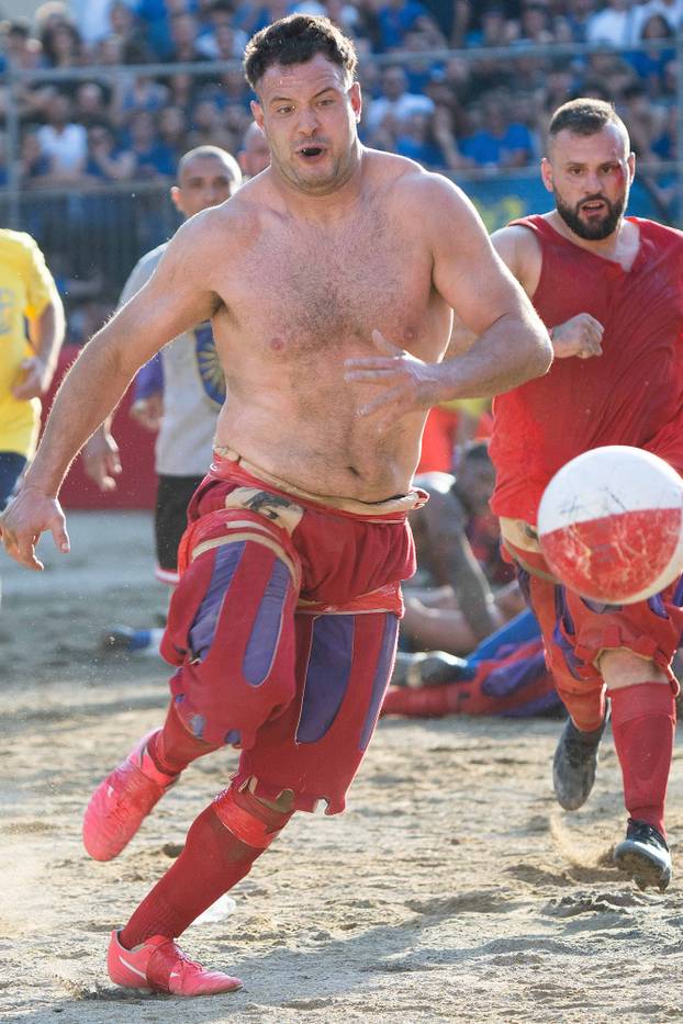 Florence, Final Azzurri Rossi of Calcio Storico Fiorentino In Piazza Santa Croce 8 to 7 for the Rossi