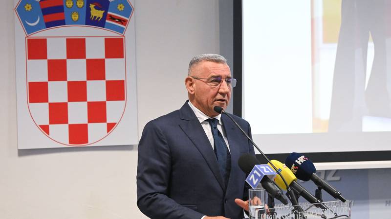 FOTO Održali komemoraciju za generala Rosu. Gotovina ganuo sve emotivnim govorom