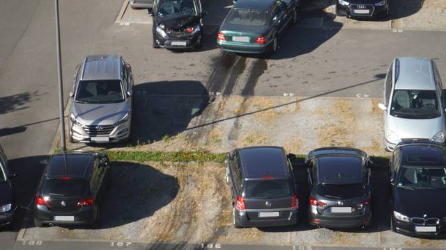 Njemačka vozačica demolirala 15 automobila na parkiralištu