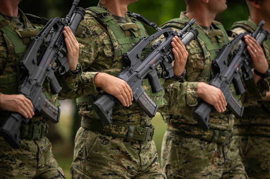 Velika Gorica: Ivan Anušić i Tihomir Kundid obišli pripadnike pjesackih postroja Hrvatske vojske