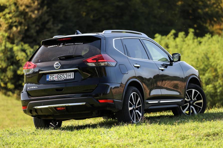 Najveći Nissanov SUV vrlo je dobar i s benzinskim motorom