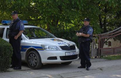 Ubojica i dalje u bijegu, našli njegov motor u mjestu Luka