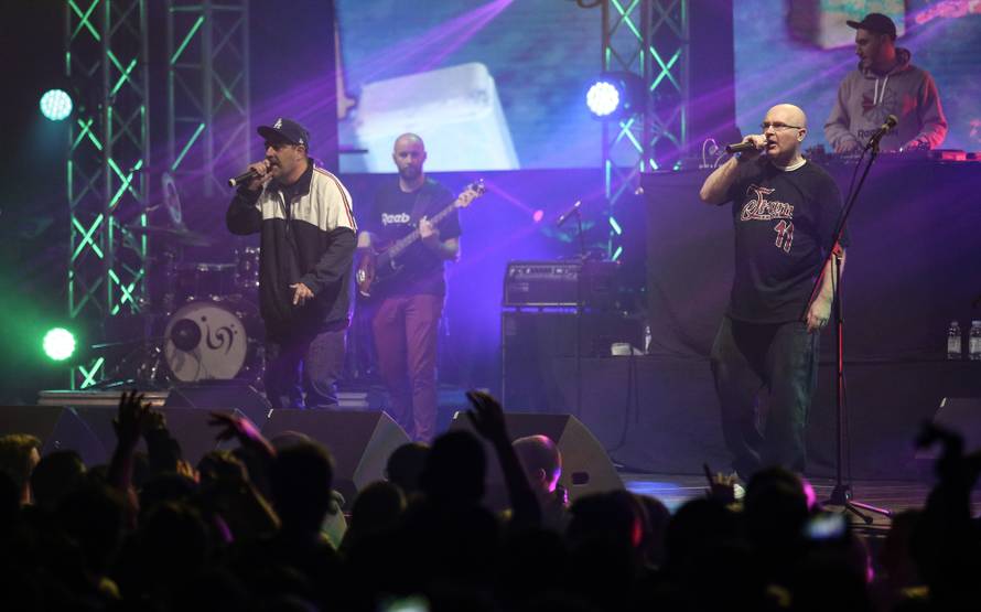 Grmjet će na koncertu u punom Domu sportova