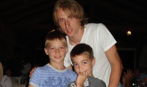 Modrić se prije 20 godina ustao i fotografirao s nama. Moj brat sad je na korak do 'vatrenih'