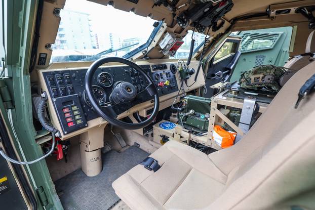 Zagreb: Obilazak Međunarodne izložbe naoružanja i vojne opreme ASDA u Areni zagreb