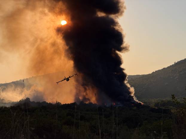 FOTO Pogledajte dramatične prizore buktinje u Prgometu