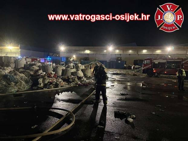 Vatrogasci objavili fotke: Ovako je gorjelo u Dravi International!