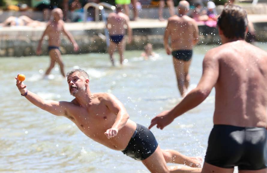 Splitske plaže pune su kupača 