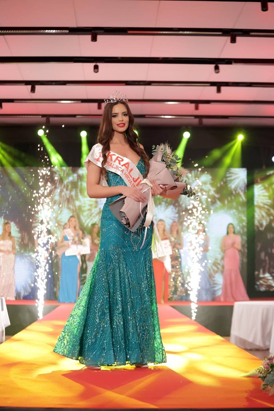 Nova Kraljica Hrvatske učiteljica je lijepog ponašanja i hodanja: 'Učimo ih  jednim vrlinama...'