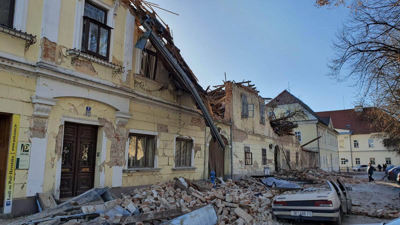 Uživo iz Petrinje: Poginulo je 7 ljudi, grad je u ruševinama...