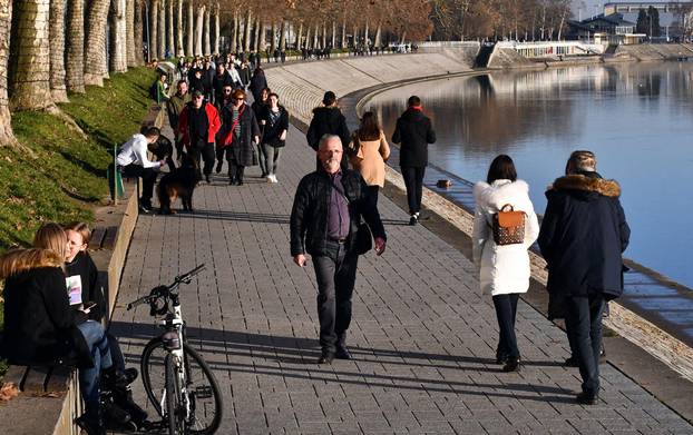 Slavonski Brod: Brođani uživali u toplom, gotovo proljetnom danu