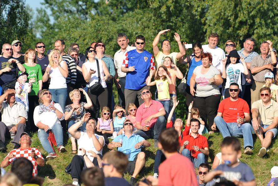 Međimurci uz 'vatrene': Čak 5 tisuća ljudi na prvom treningu