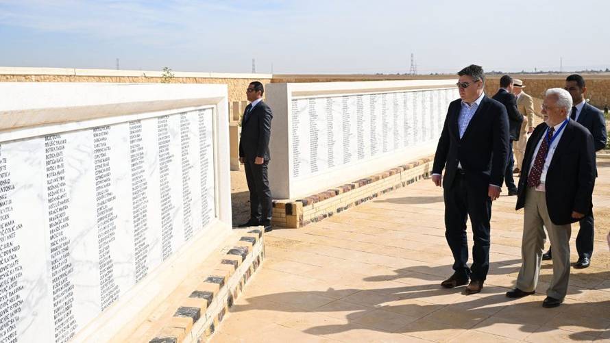 Zoran Milanović na spomen groblju hrvatskim izbjeglicama: El Shatt me se duboko dojmio