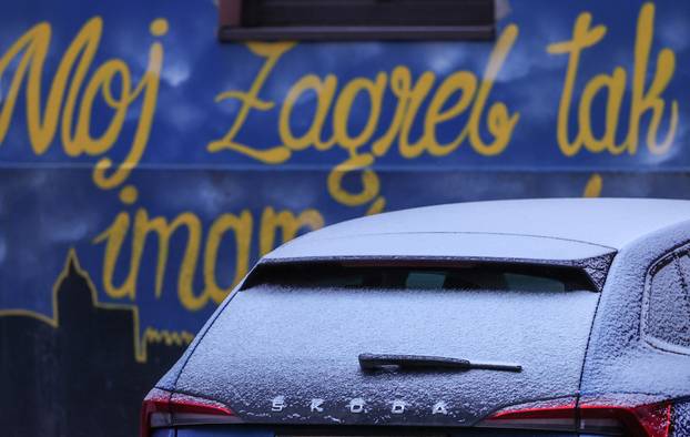 Zagreb: Lagani sniježni pokrivač u središtu grada