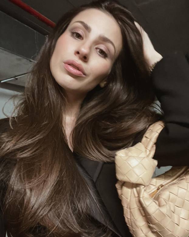 FOTO Bivša klizačica osvojila je Livakovića. Skrivala je trbuh na utakmici, sad su dobili prinovu