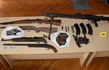 Ovaj je umislio da je Rambo? Pogledajte što je policija našla Varaždincu! Odmah su ga uhitili