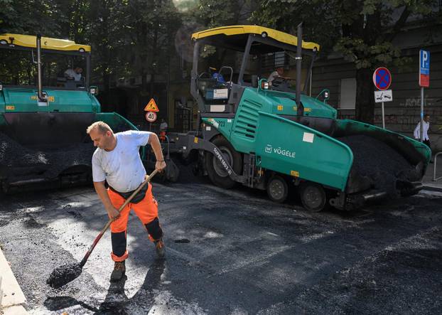 Zagreb: Obnova kolnika u Prilazu Gjure Deželića