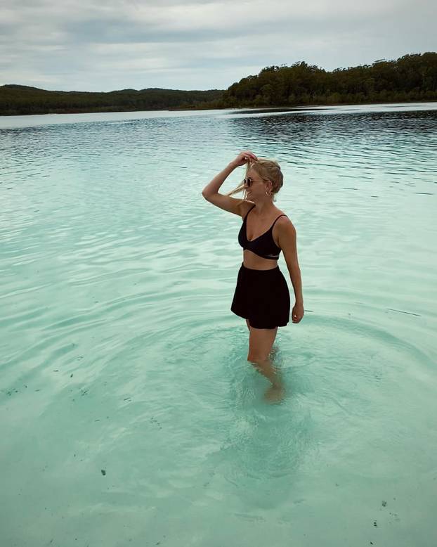 FOTO Napravila gaf uživo koji je obišao Europu. Atraktivna TV voditeljica ljubi Kovačeva šefa