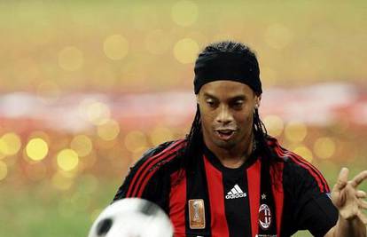 Sjajni Ronaldinho ne može pomoći užasnom Milanu